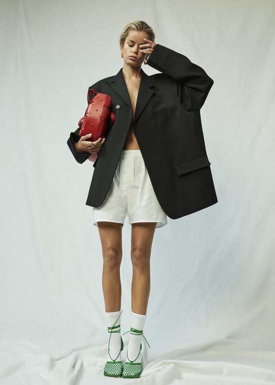 sortblazerhvideshorts